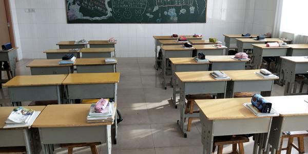 學校辦公家具課桌
